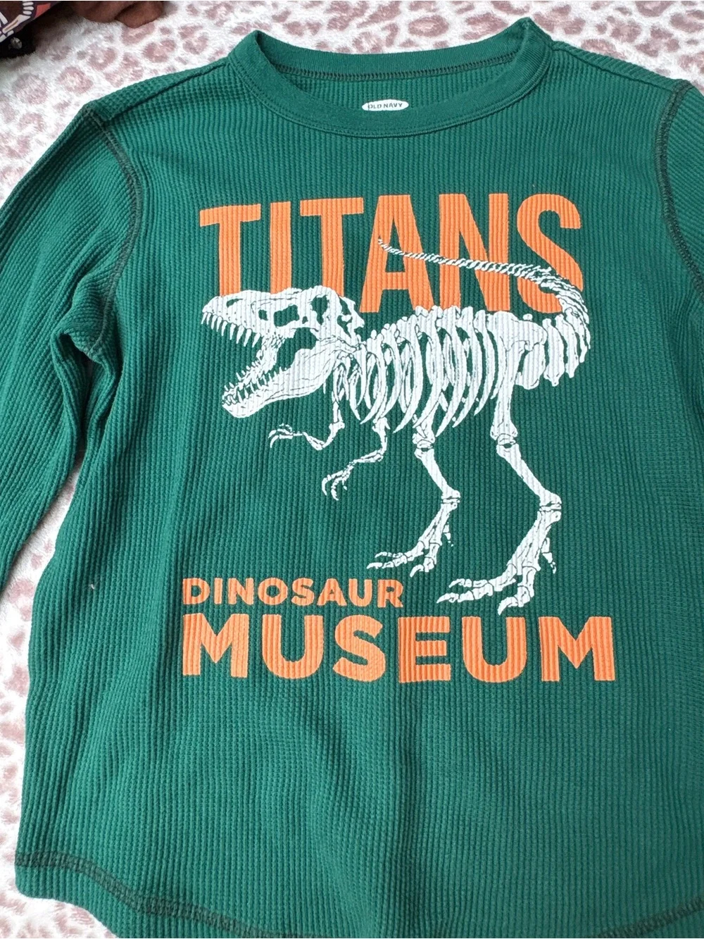 Old Navy Green Long-Sleeve 'Titans Dinosaur Museum' Tee Size 6-7
